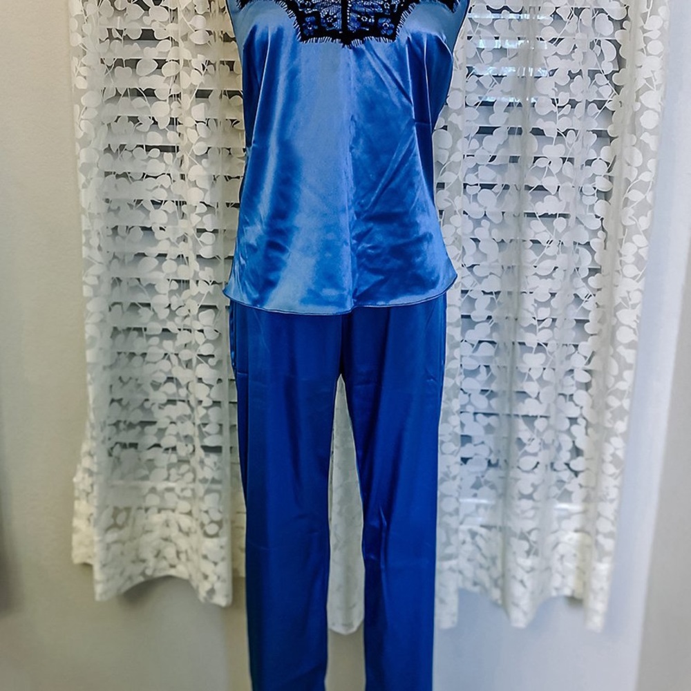 Leon Vivienne pajama set blue with black lace - Picture 2 of 4